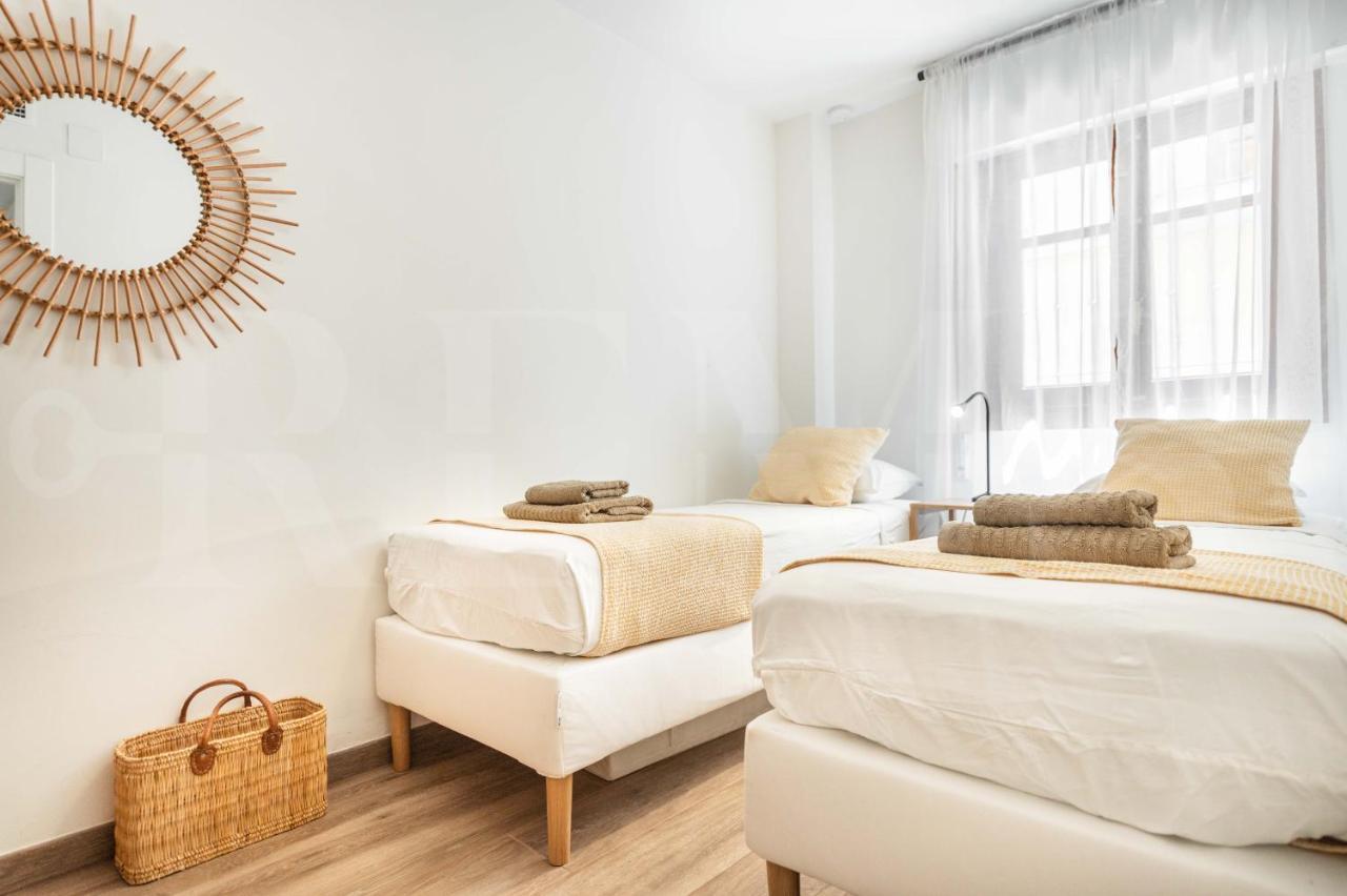 Spacious Apartment Next To Plaza De La Merced By Rems Málaga Eksteriør billede