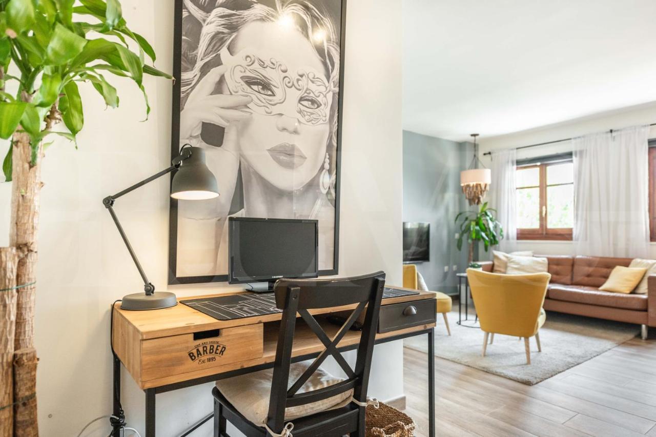 Spacious Apartment Next To Plaza De La Merced By Rems Málaga Eksteriør billede