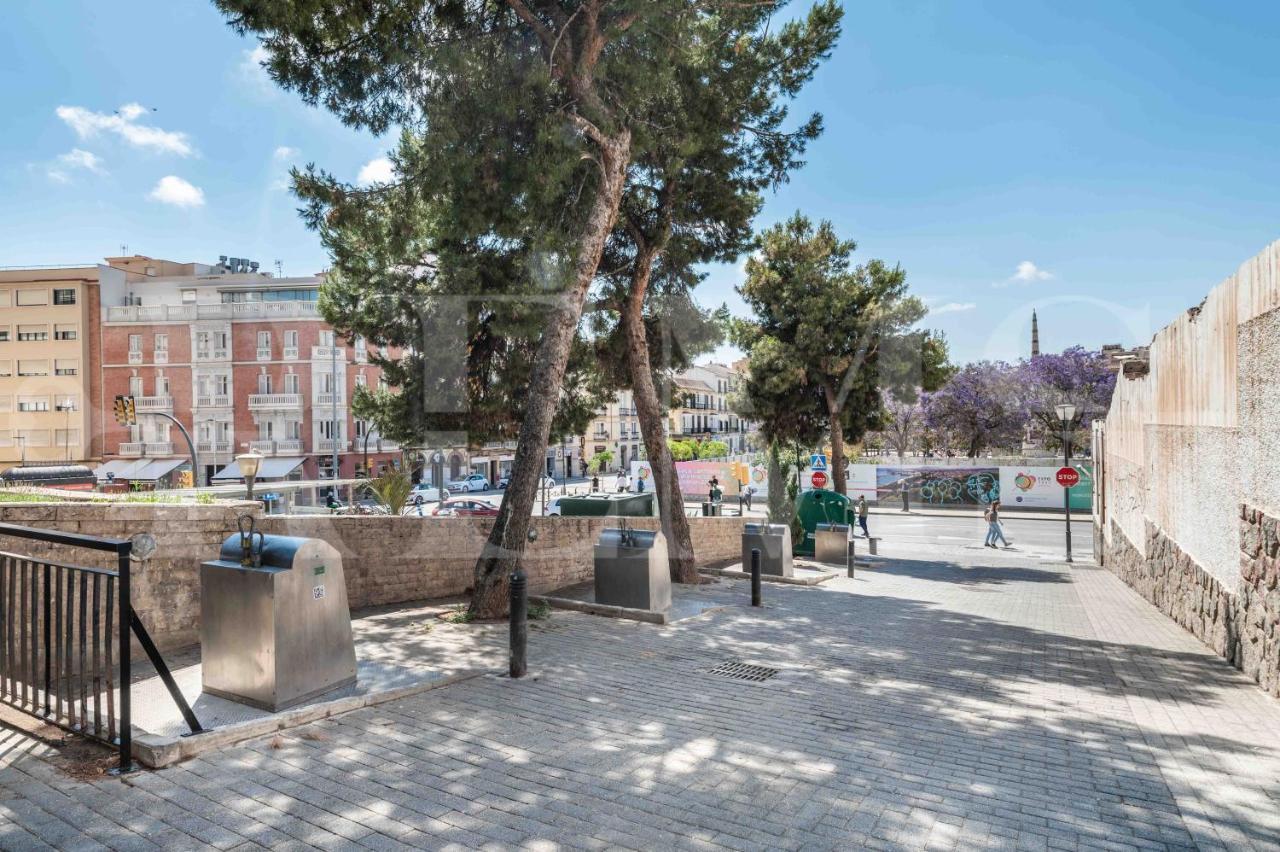 Spacious Apartment Next To Plaza De La Merced By Rems Málaga Eksteriør billede